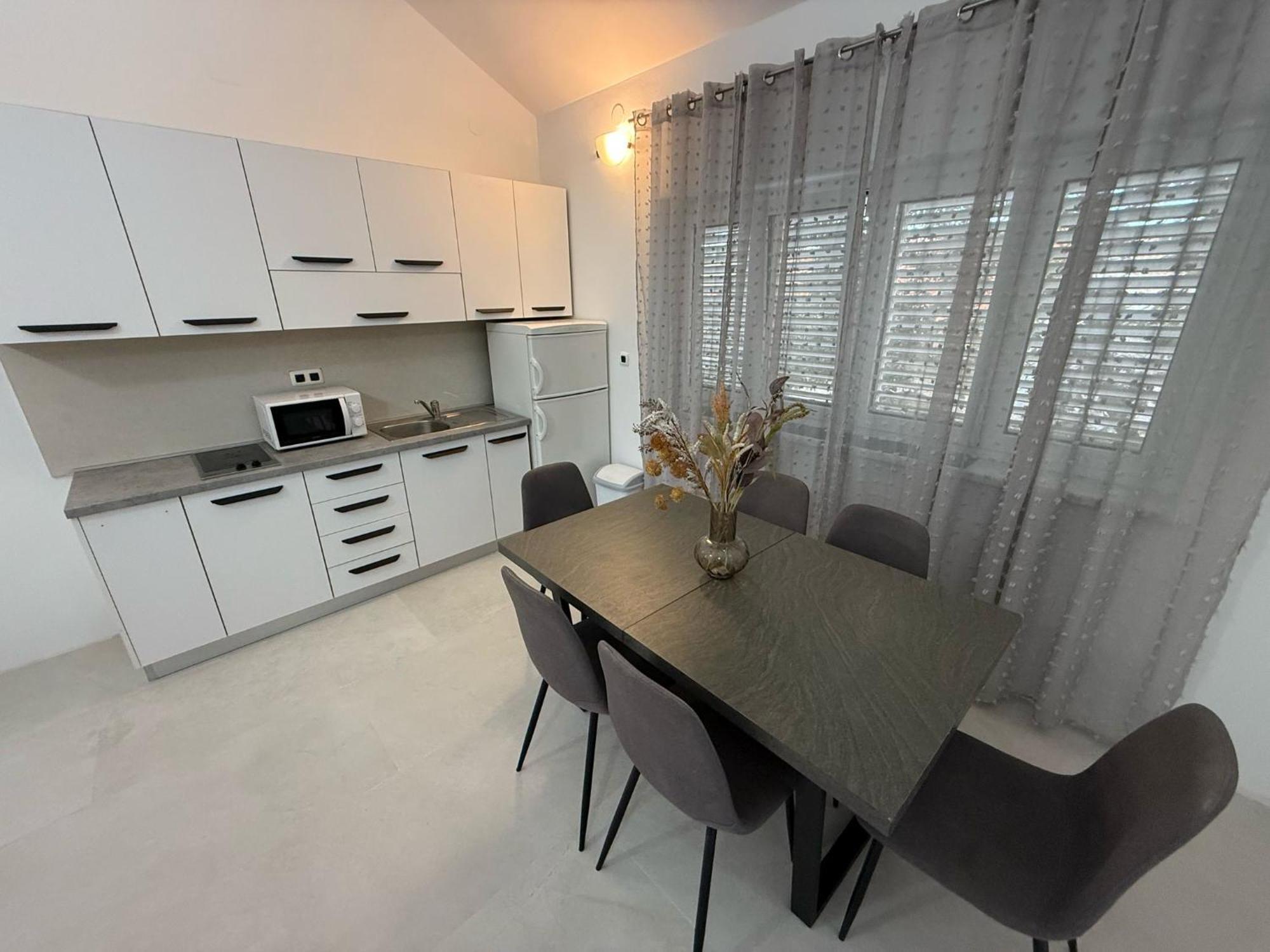 Andela Apartment Petrčane